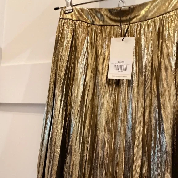 Hensley Gold Pleated Midi Skirt - Picture 8 of 11